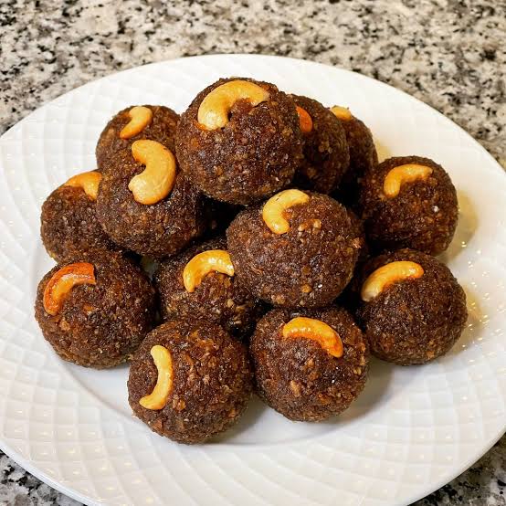 Coconut laddu